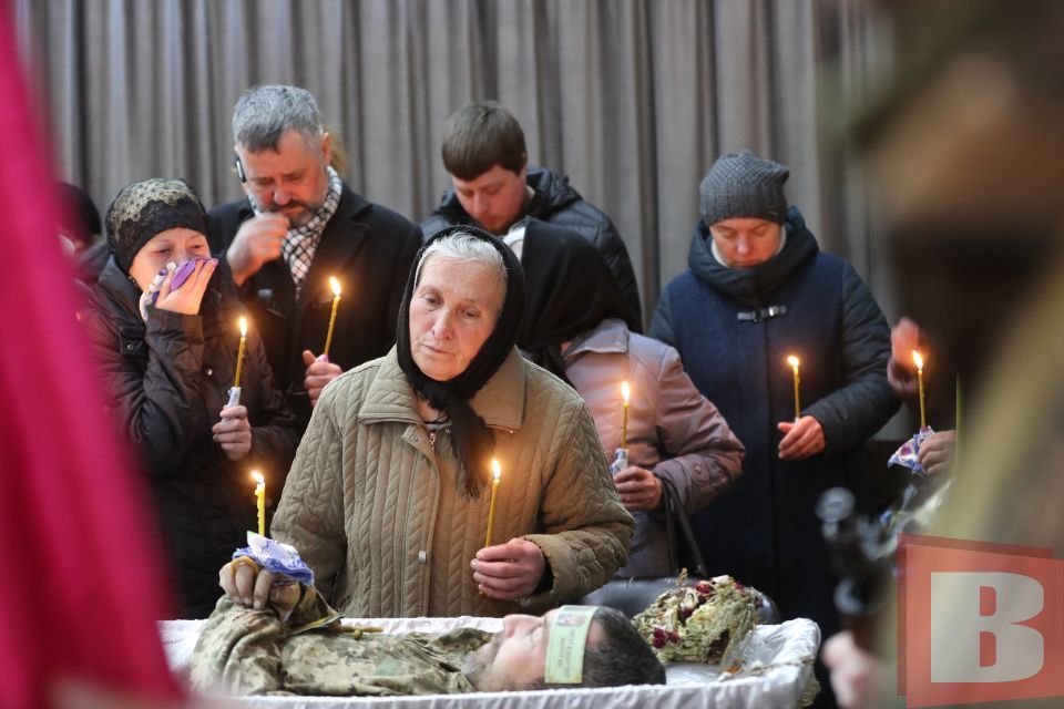 “Просто захищав свою країну”: попрощалися із сержантом Григорієм Кучером