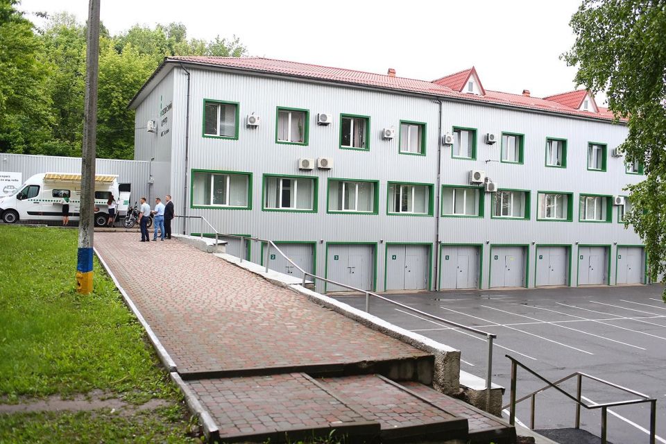 На Хмельниччині стартував пілотний проєкт з підготовки водійок вантажівок