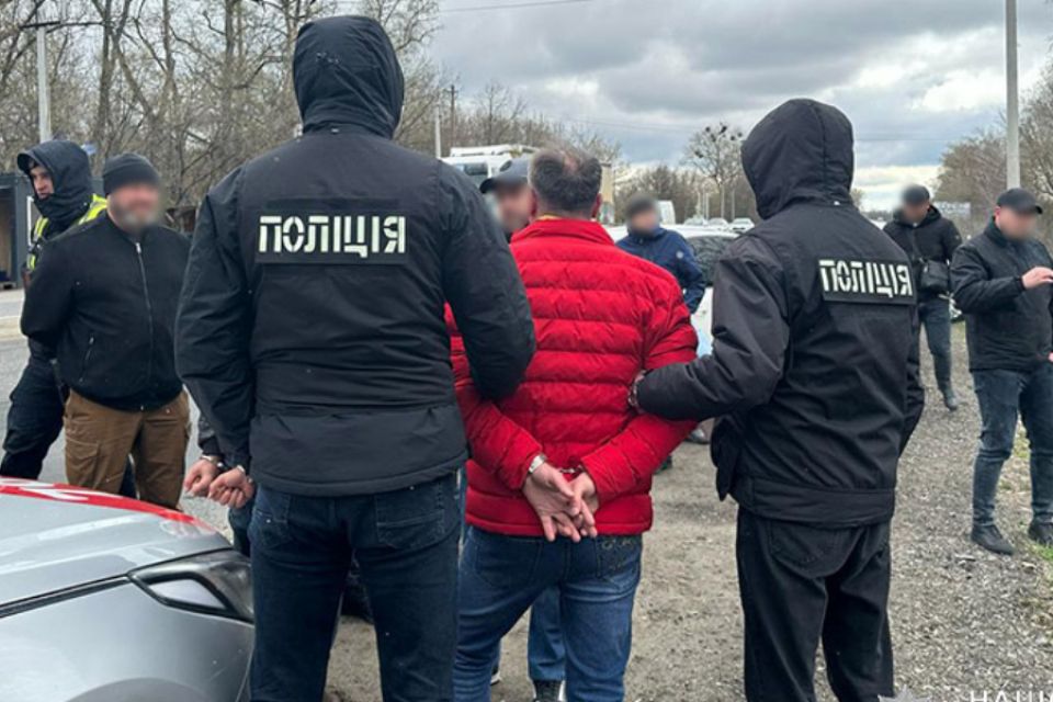 Хмельницькому підприємцю прострелили ногу: вимагали 20 тисяч доларів