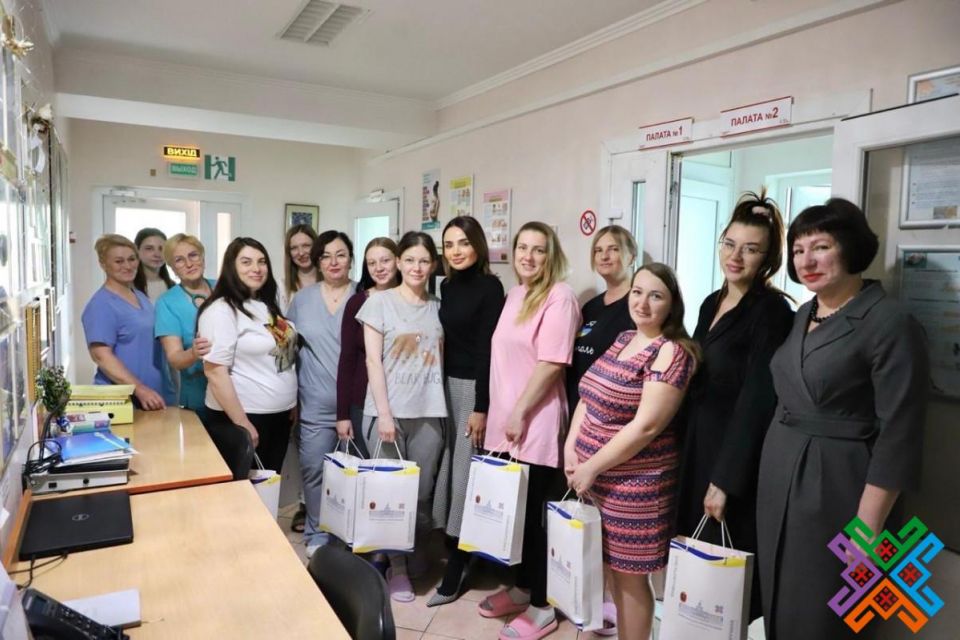 До Дня матері голова Хмельницької облради привітала матусь в перинатальному центрі