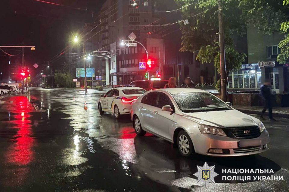 На Зарічанській автівка збила 35-річного чоловіка (ВІДЕО)