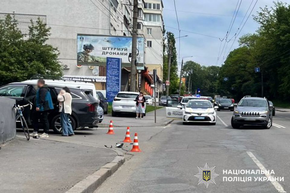 На Бандери KIA збила велосипедиста