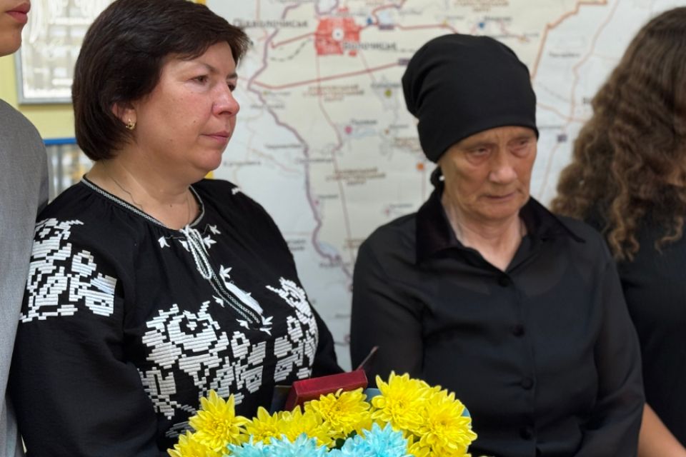 Родинам трьох загиблих військових з Хмельниччини вручили державні нагороди