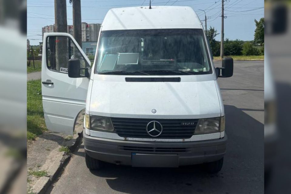 У Хмельницькому водія маршрутки оштрафували за порушення ПДР