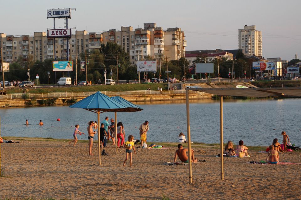 Хмельницький міський пляж знову не потрапив у список безпечних для купання