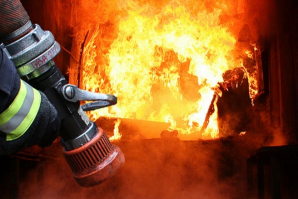 Пожежа у будинку в Славуті: постраждав 69-річний чоловік