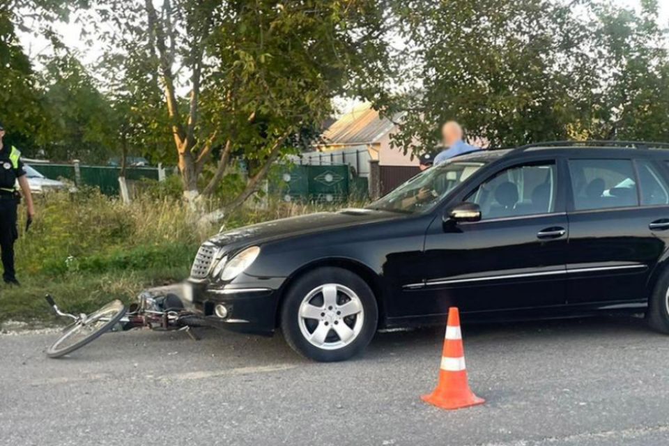Через ДТП в Дунаївцях помер велосипедист