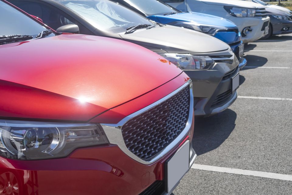 Хмельничанин продавав гуманітарні авто та отримав вирок: деталі справи