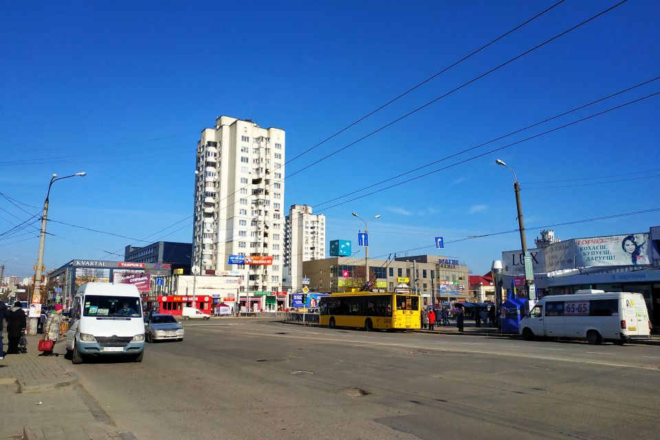 Владу просять налаштувати роботу світлофорів на Кам’янецькій