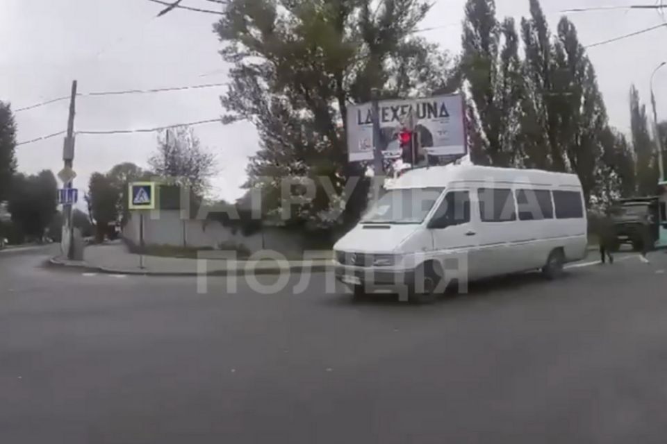 У Хмельницькому оштрафували водія маршрутки за порушення ПДР (ВІДЕО)