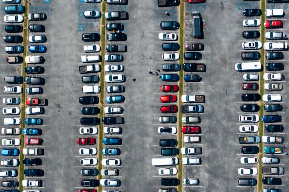 Ціни на стоянки і адреси: де можна довгостроково залишити авто у Хмельницькому