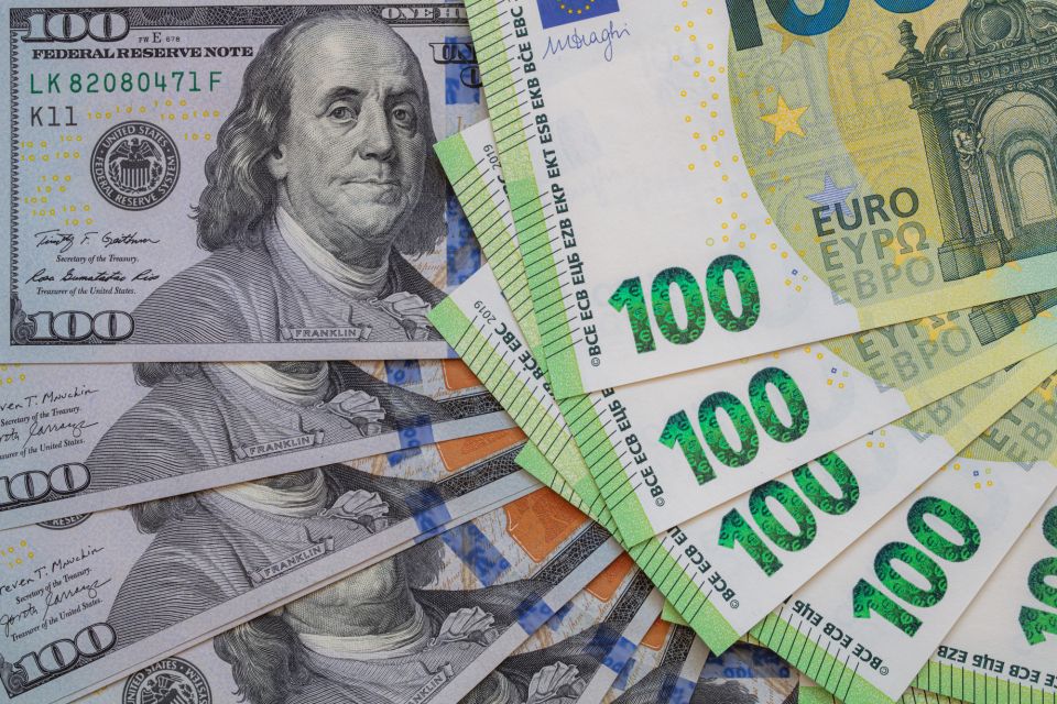 Курс валют у Хмельницькому на сьогодні, 12 листопада (ІНФОГРАФІКА)