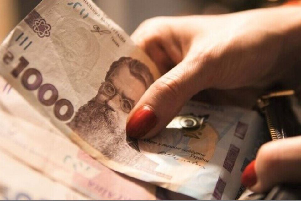 Середня зарплата на Хмельниччині – 13,6 тисяч гривень: які є вакансії