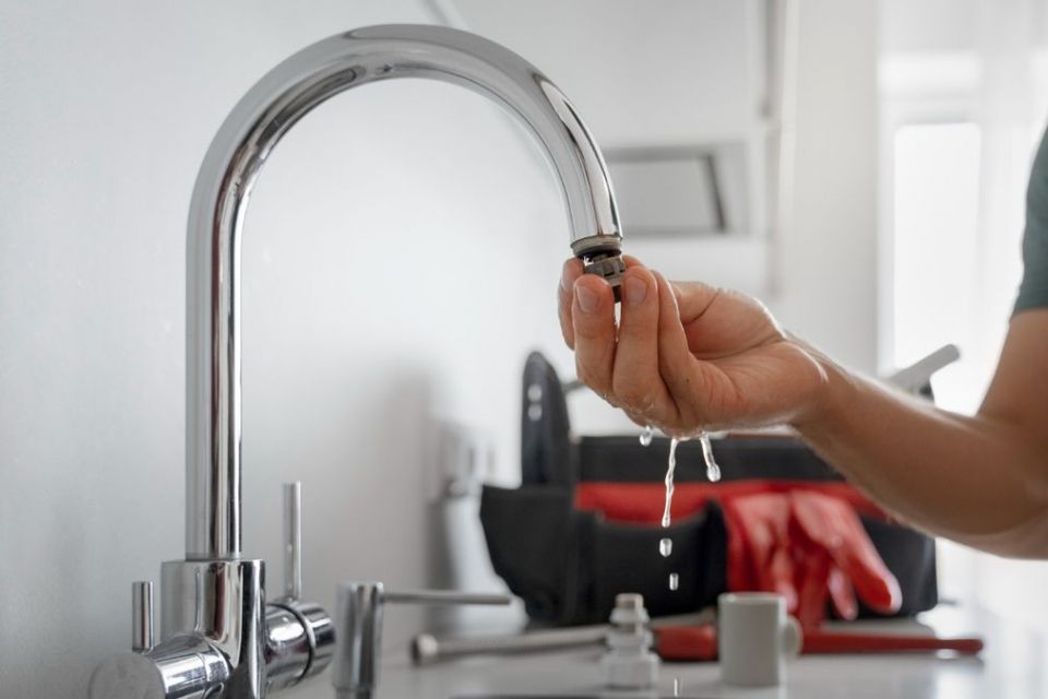 На кількох центральних вулицях Хмельницького відключили воду