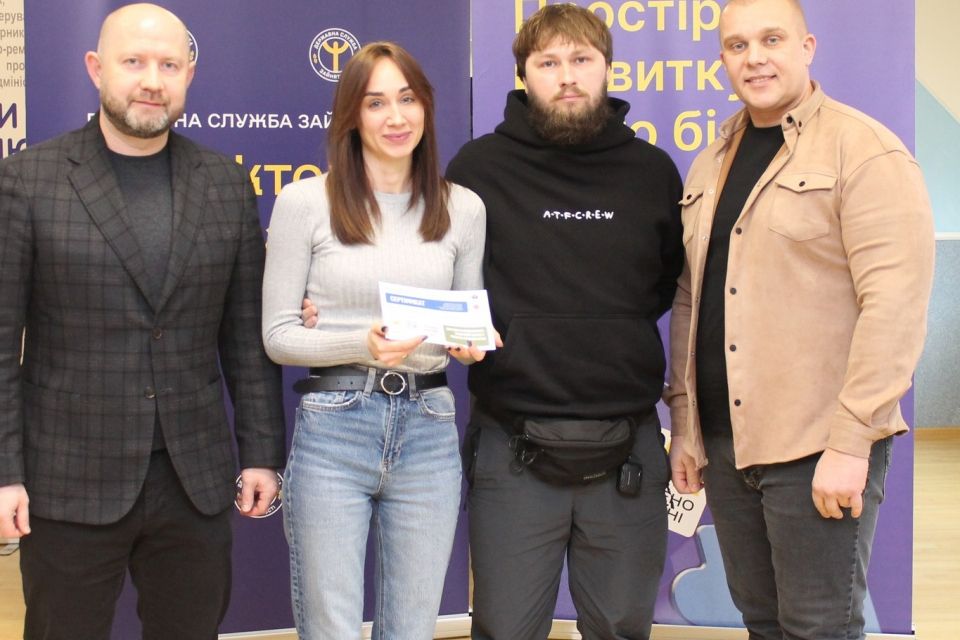 23 жителі Хмельниччини отримали кошти на відкриття бізнесу: деталі