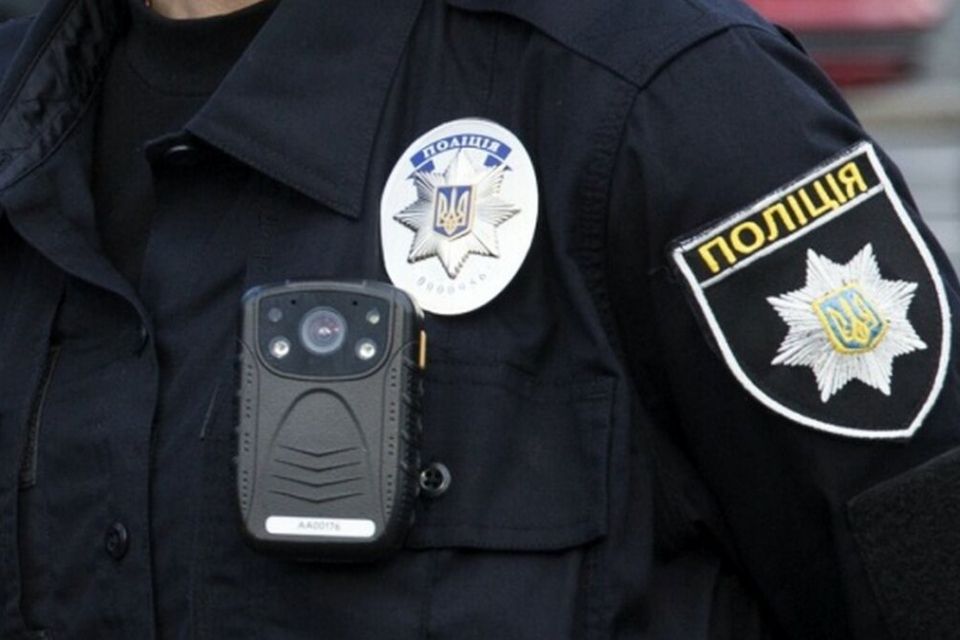 Був в розшуку ТЦК: житель Хмельниччини наїхав на поліцейського при перевірці документів