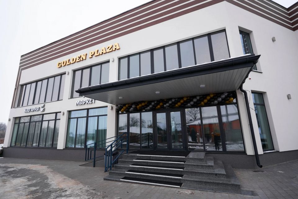 Дізналися ім’я посадовця міграційної служби, дружина якого збудувала ТЦ за 14 мільйонів