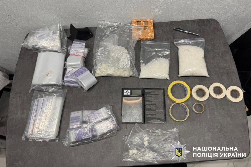 Судитимуть 26-річного хмельничанина. Він замовляв і продавав «солі»