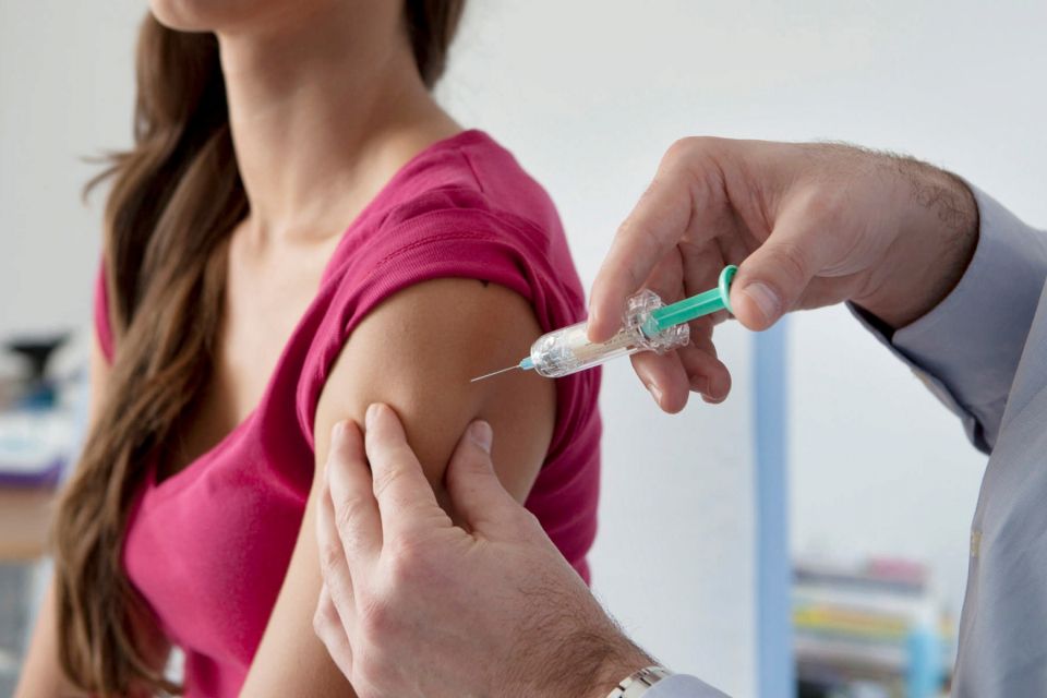 Обов’язкове щеплення для дівчат-підлітків: у Хмельницькому з'явилася 9-валентна вакцина