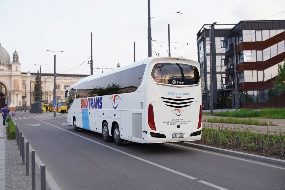 Що взяти з собою в дорогу: чеклист для пасажира автобуса Хмельницький – Прага (новини компаній)