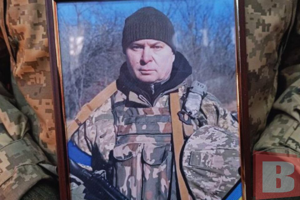 «Востаннє чули його голос три роки тому». Хмельницький прощався з воїном Антоном Варшавським