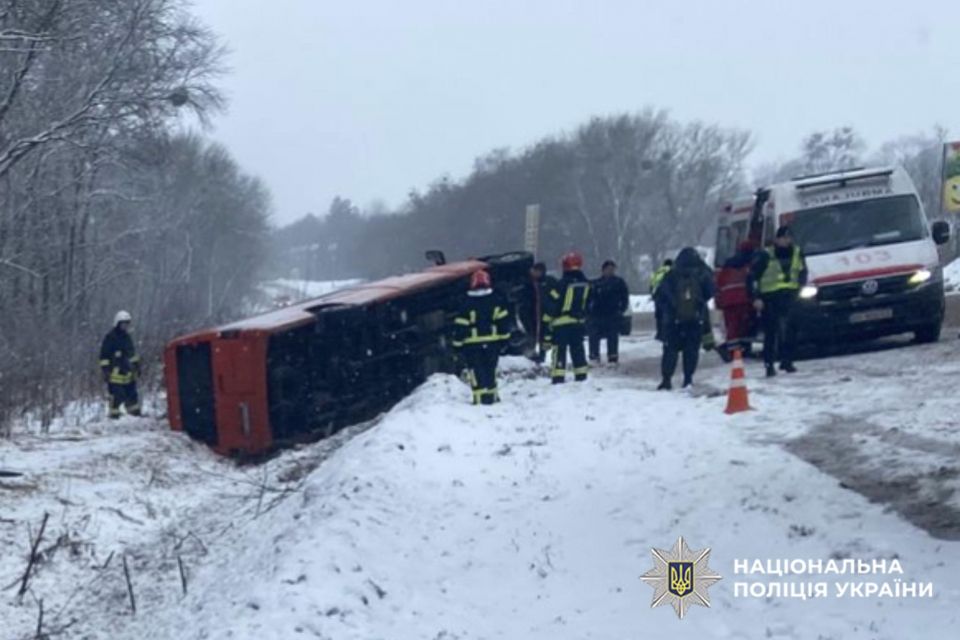 Біля Старокостянтинова перекинувся автобус