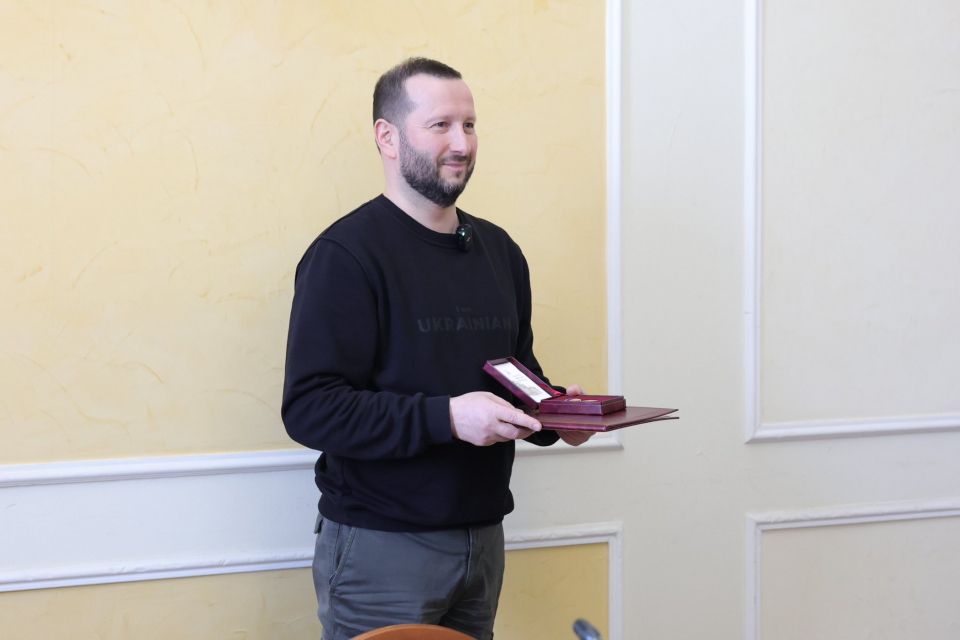 На Хмельниччині вручили державні нагороди освітянам, підприємцям та посадовцям (ІМЕНА)