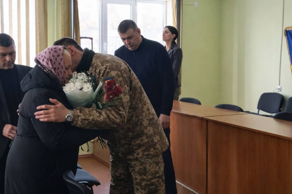 Матерям загиблих воїнів з Хмельниччини вручили державні нагороди