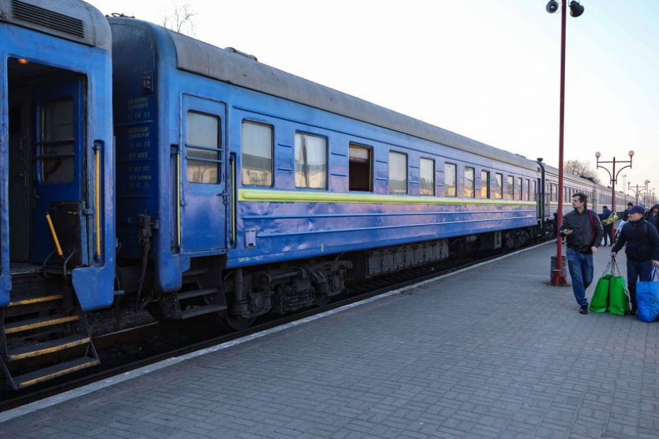 «З Хмельницького неможливо купити квитки»: громадський діяч поскаржився на Укрзалізницю