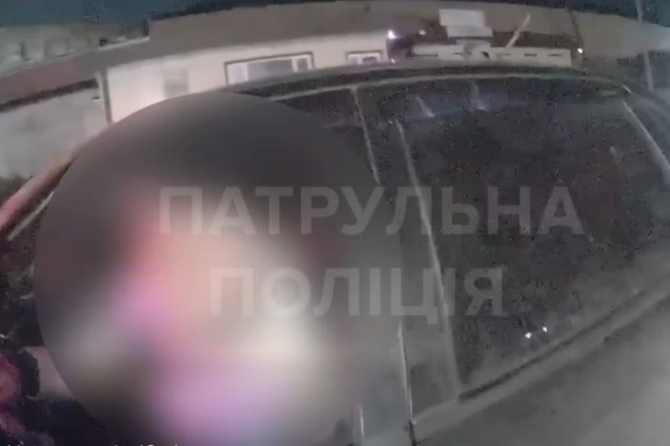 У Хмельницькому патрульні супроводили авто з породіллею до пологового