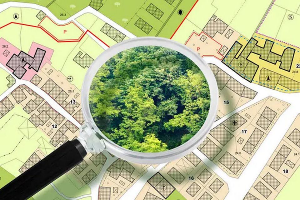 Схема на 2,4 мільйона: у Хмельницькому судитимуть працівницю Держкадастру