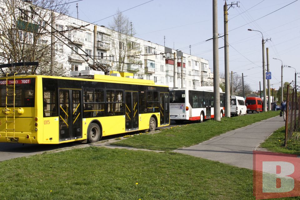 У Хмельницькому бракує понад 200 водіїв громадського транспорту через мобілізацію