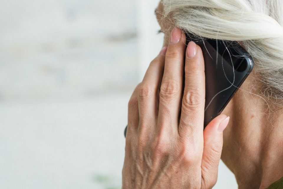 Віддала всі свої гроші. Жительку Хмельниччини ошукали на 130 тисяч