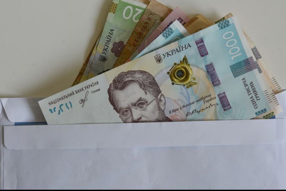 Житель Хмельниччини платив аліменти і дізнався, що дитина не його: чому гроші не повернули