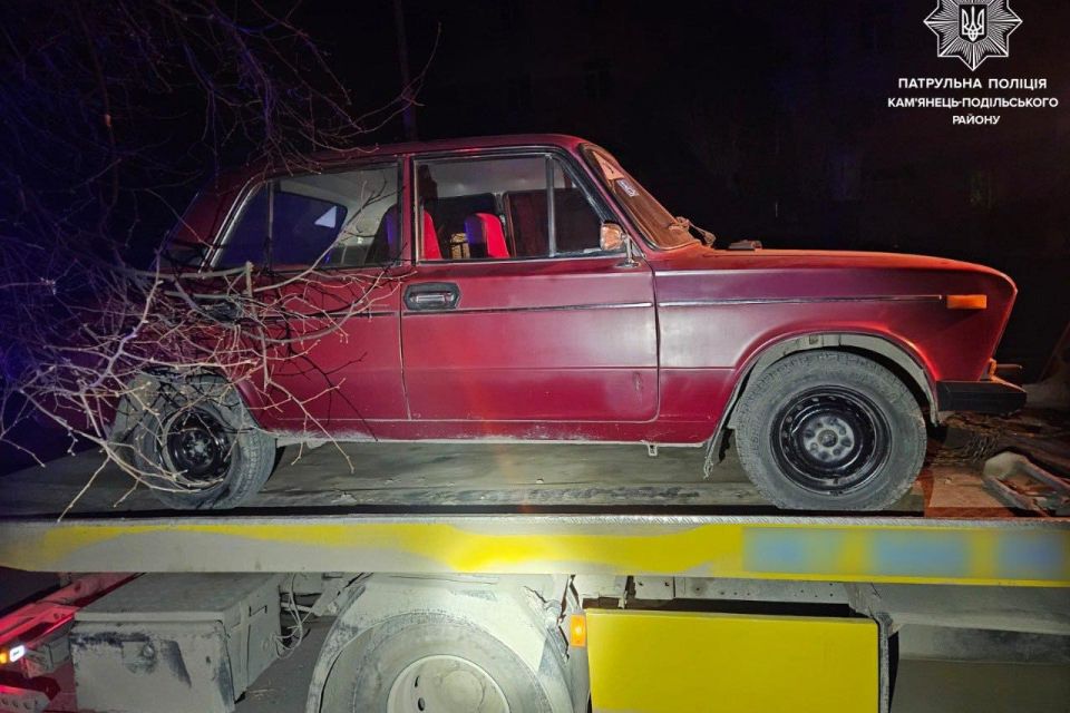 П’яний і без прав: у Кам’янці зупинили водія