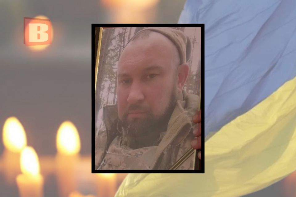 Працював у військкоматі і загинув на Запоріжжі: хмельничани попрощались із Дмитром Дікаревим