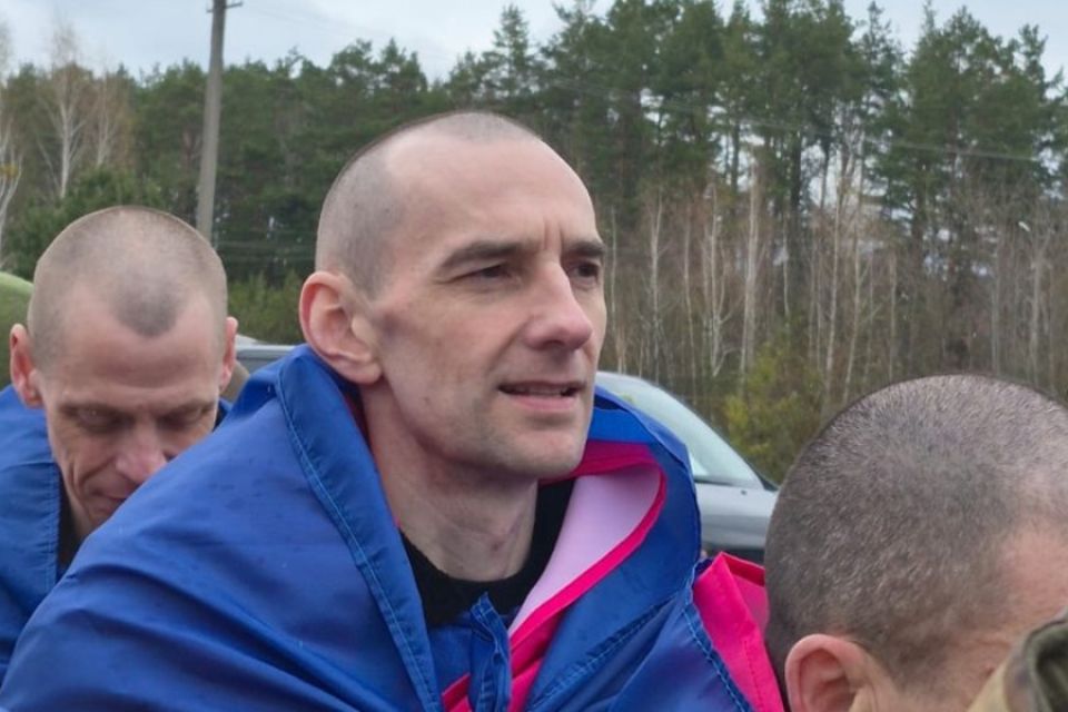 Після майже 4 років полону повернувся військовий з Хмельниччини Сергій