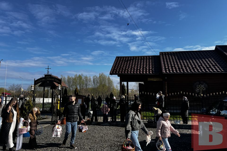 Як хмельничани освячували великодні кошики (ФОТО)