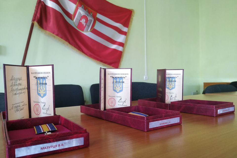 На Хмельниччині відзначили воїнів посмертно (ІМЕНА)