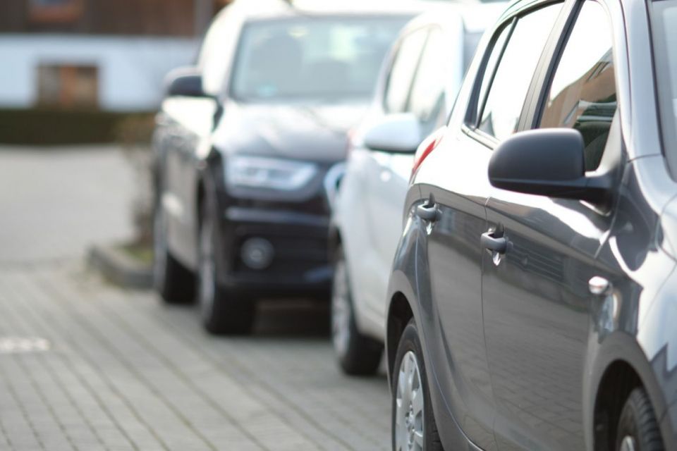 У Хмельницькому зафіксували 381 порушення паркування за 5 днів