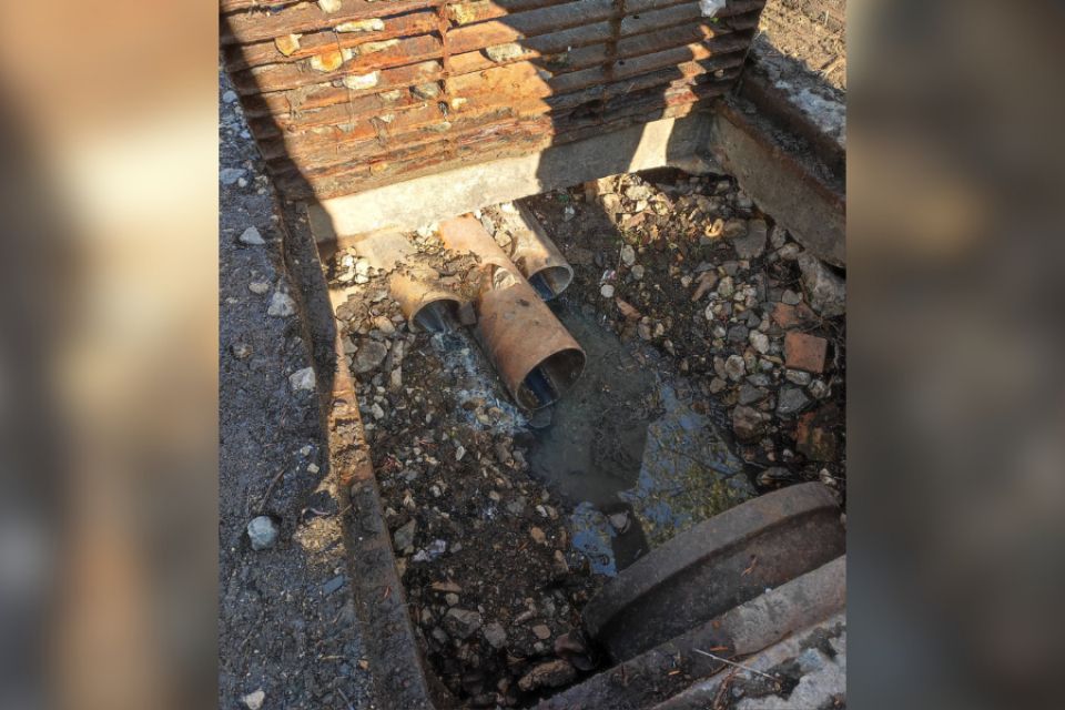У Хмельницькому знайшли три незаконні врізки у ливневу каналізацію