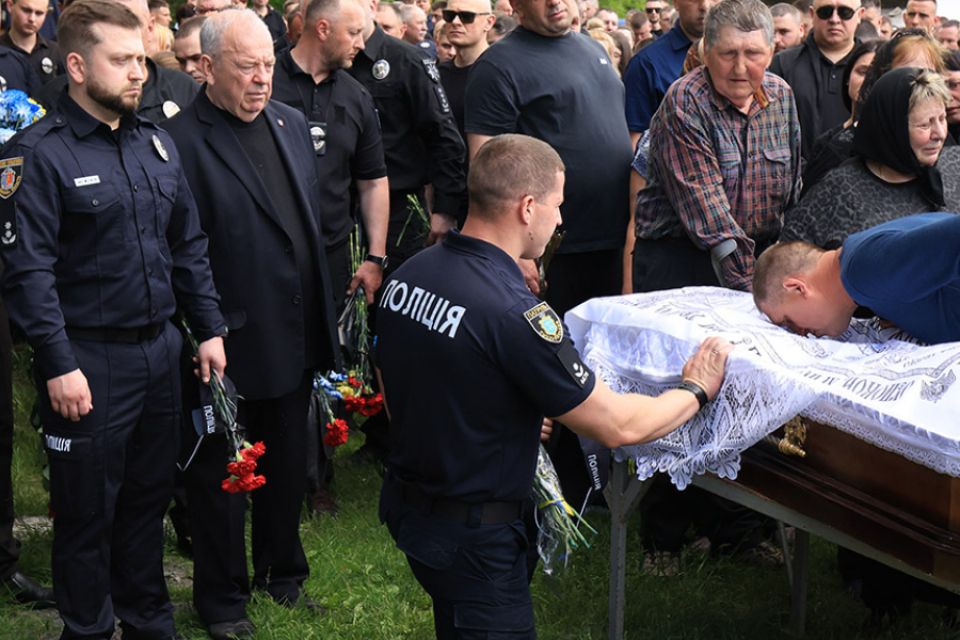Попрощалися із капітаном поліції, який загинув через стрілянину