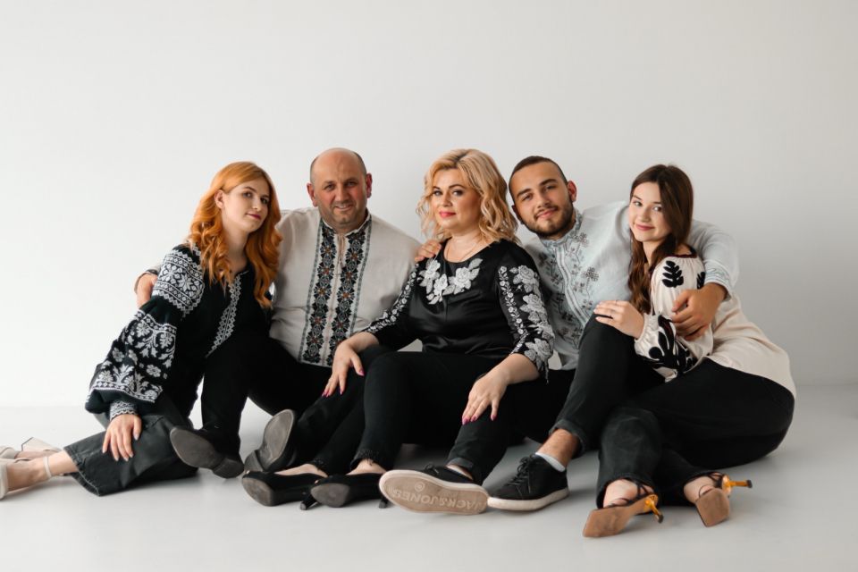 «Це наш духовний бронежилет»: Іван Гончар вітає хмельничан із Днем вишиванки (пресслужба І. Гончара)