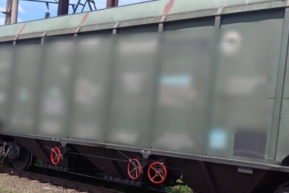 У Хмельницькому підліток виліз на залізничний вагон і отримав опіки