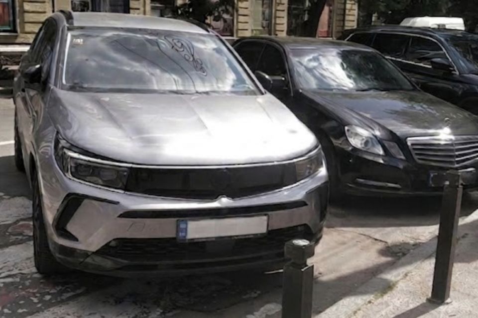 За тиждень у Хмельницькому зафіксували сотні порушень паркування