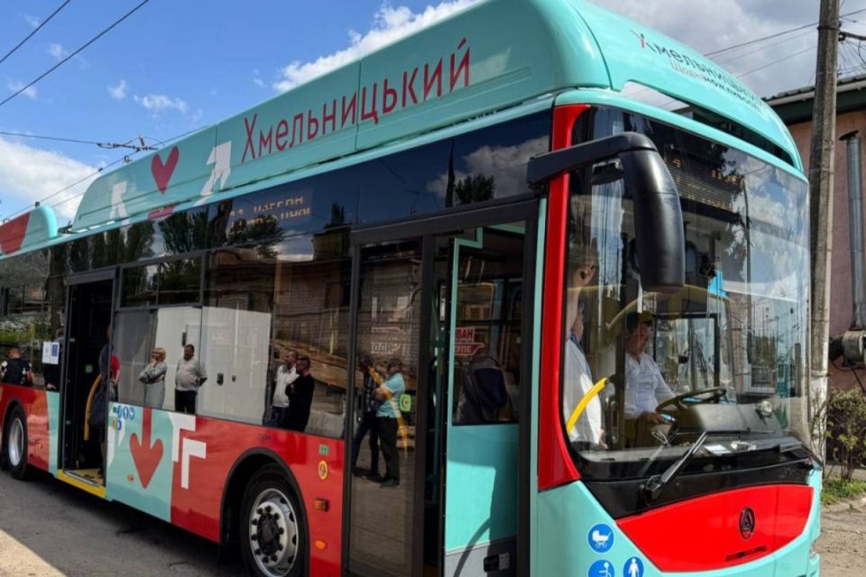 У Хмельницькому змінять рух тролейбусів через ремонт дороги