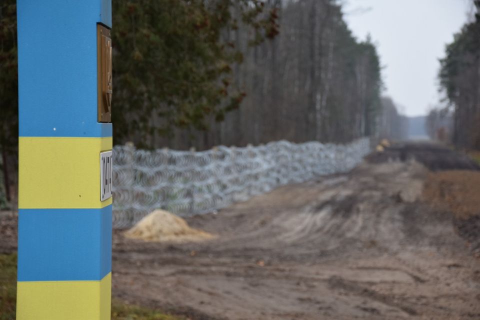 На Хмельниччині суд дозволив затримати громадянку Білорусі для примусового видворення