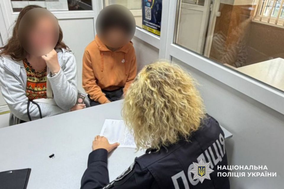 У Хмельницькому підліток розбив вікно квартири в багатоповерхівці
