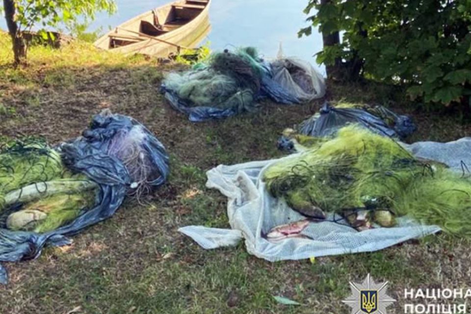 Збитки 164 тисячі гривень: на Південному Бузі спіймали браконьєрів з сітками