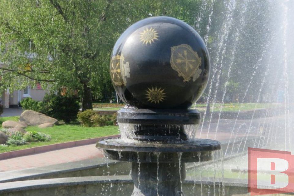 Фонтан-куля у Хмельницькому: історія, сучасність і чи запрацює ще колись